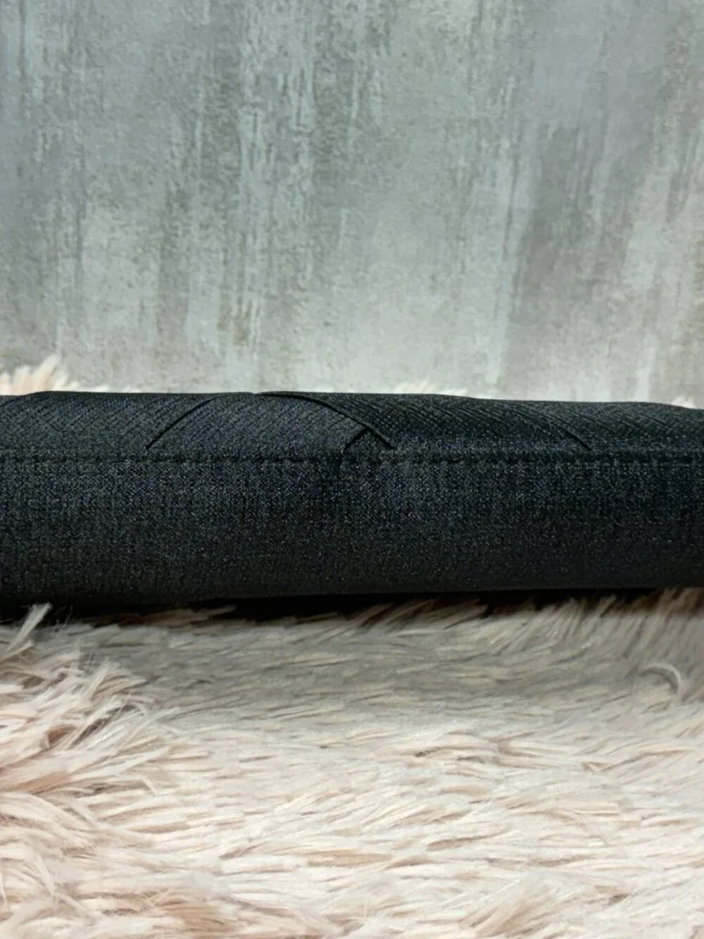 Great Preloved Black Woven Medium Evening/Formal Clutch with Removable Strap